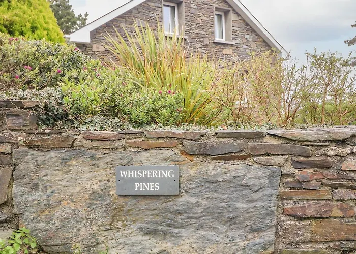 Whispering Pines בית נופש *